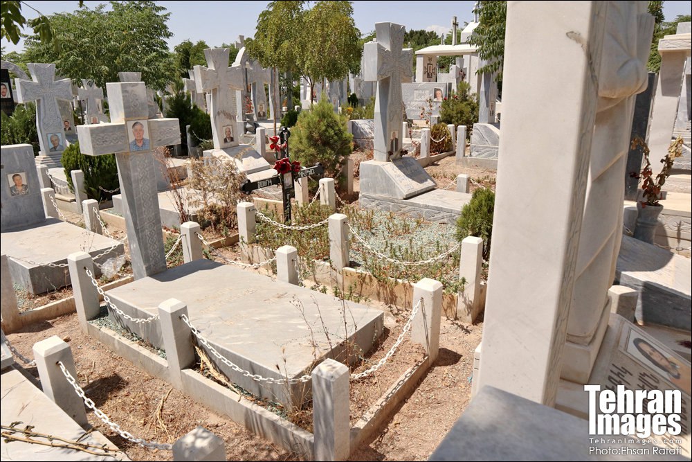 تصاویری از گورستان ارامنه تهران