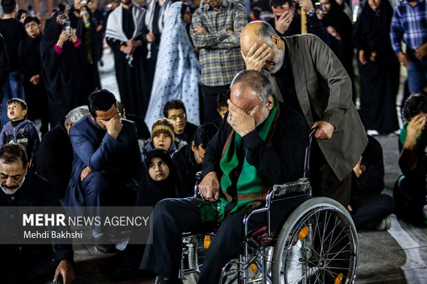 عکس/ حال و هوای حرم بانوی کرامت در شب شهادت حضرت زهرا(س)