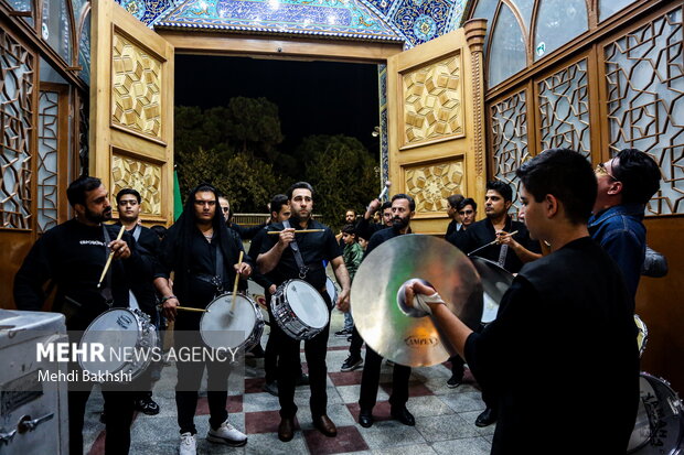 عکس/ حال و هوای حرم بانوی کرامت در شب شهادت حضرت زهرا(س)