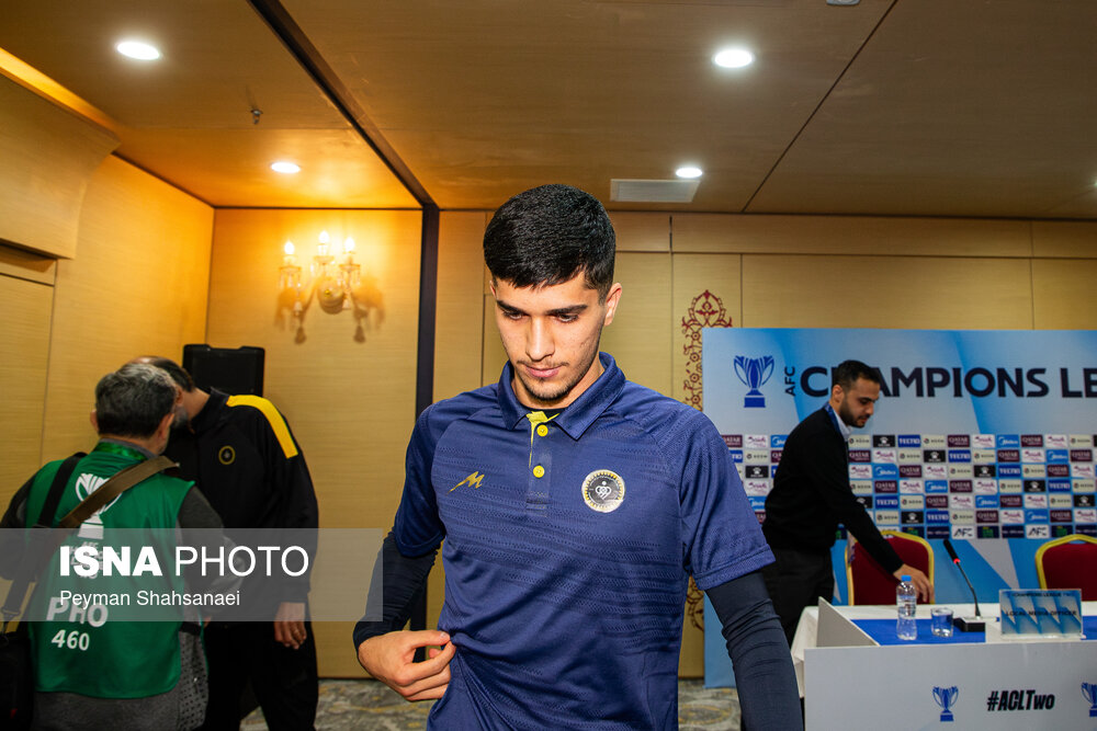 نشست خبری سرمربیان تیم‌های فوتبال سپاهان ایران و آخال ترکمنستان