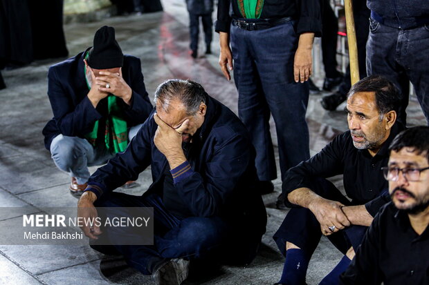 عکس/ حال و هوای حرم بانوی کرامت در شب شهادت حضرت زهرا(س)