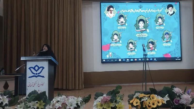 خواهر شهیدان فهمیده : ملت ایران روز ۱۳ آبان فریاد مرگ بر آمریکا را محکم تر سر می دهد