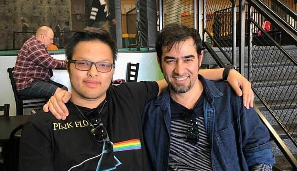 چهره ها/ دورهمی شهاب حسینی و پسرش با آقای بازیگر