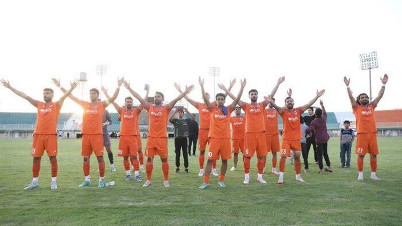 تیم فوتبال شهید قندی یزد به دنبال نخستین پیروزی فصل