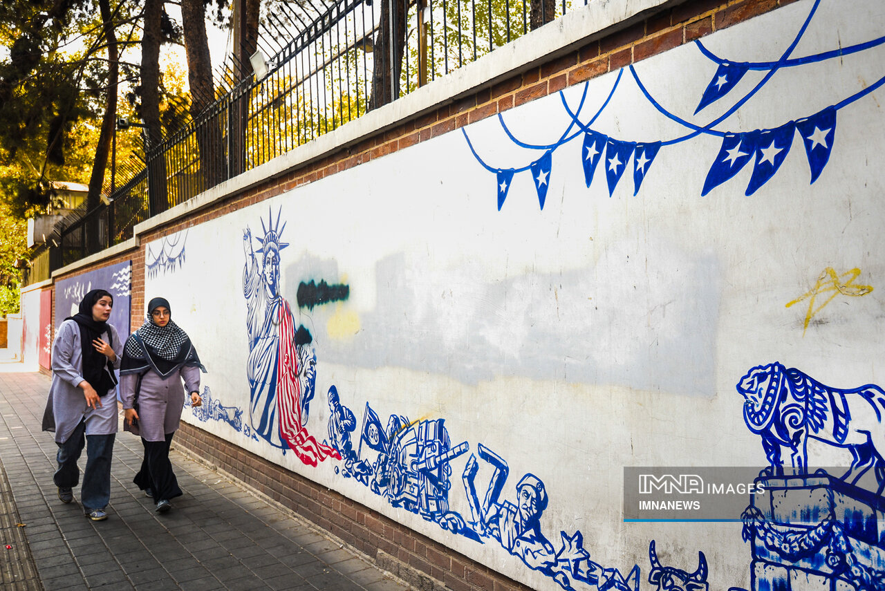 نقش حقیقت بر دیوار استکبار