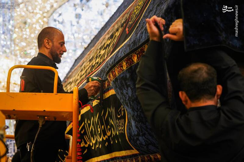ضریح امیرالمومنین در عزای همسرش سیاهپوش شد