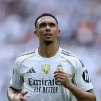 آرنولد در آنفیلد نیمکتنشین میشود!