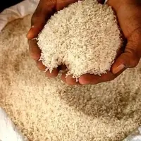 رئیس اتحادیه بنکداران: سودجویان برنج پاکستانی را با کیسه ایرانی عرضه میکنند
