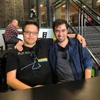 چهره ها/ دورهمی شهاب حسینی و پسرش با آقای بازیگر