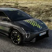 اولین تصاویر از هاچ‌بک داغ کیا EV4 GT، رقیب برقی گلف R