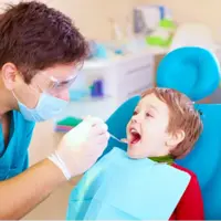 اولین ویزیت دندانپزشکی کودک باید تا یک سالگی انجام شود