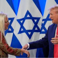 زن اسرائیلی که آمریکا را می‌چرخاند!