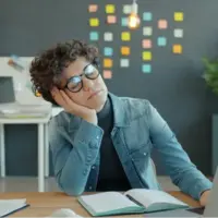 کشف تازه: مغز کثیف مقصر اصلی حواسپرتی شما پس از بیخوابی است