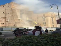 لحظه فرو ریختن یک برج قرون وسطایی در رم