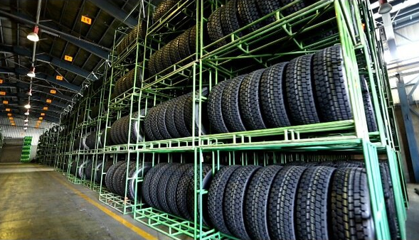 احتکار بزرگ لاستیک در گرگان متلاشی شد