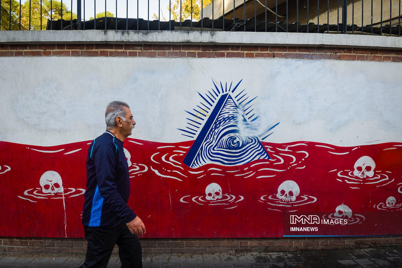 نقش حقیقت بر دیوار استکبار