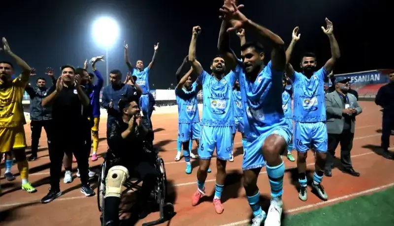 هشت امتیاز، کادوی چادرملو به اخباری مصدوم!