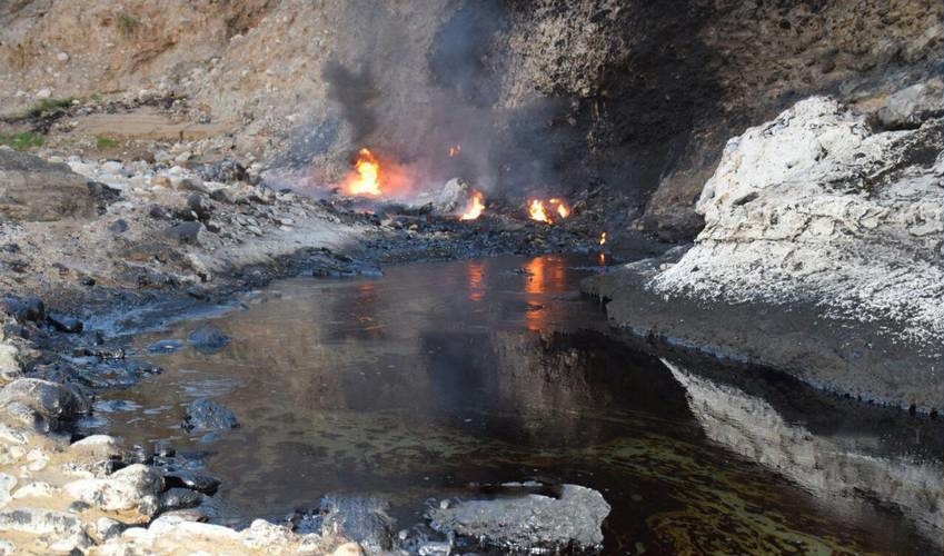 چشمه های قیر ماماتین رامهرمز