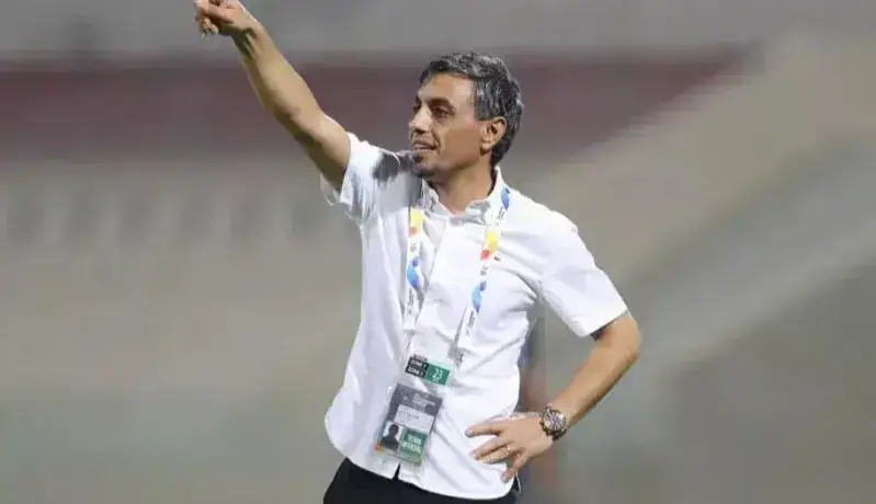 بازیکنان مس پشت رسول خطیبی درآمدند