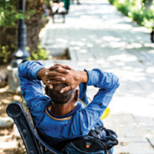 چرا احساس تنهایی می‌کنیم؟  