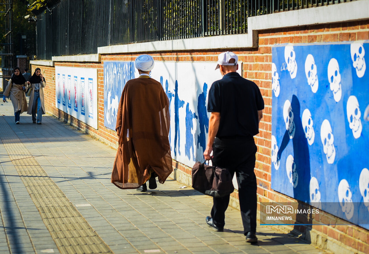 نقش حقیقت بر دیوار استکبار