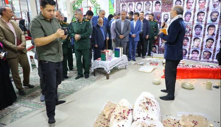 یادواره لاله‌های روشن در شهرکرد برگزار شد