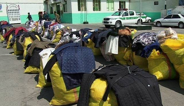 توقیف ۲ محموله پوشاک قاچاق در اندیمشک 