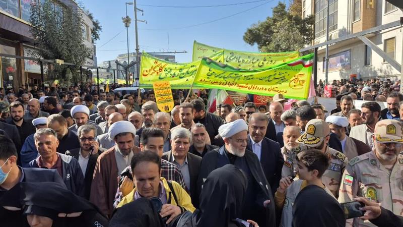 دانشآموزان، موتور پویایی جامعه و سرمایههای انقلاب اسلامی هستند