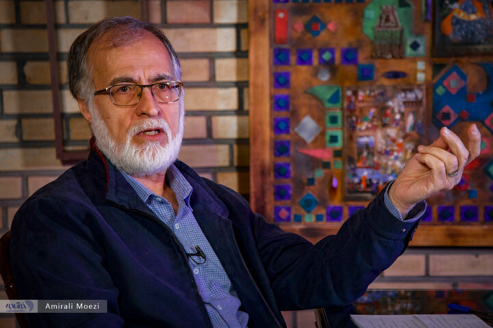 نظر عطریانفر درباره روحانی و احمدینژاد