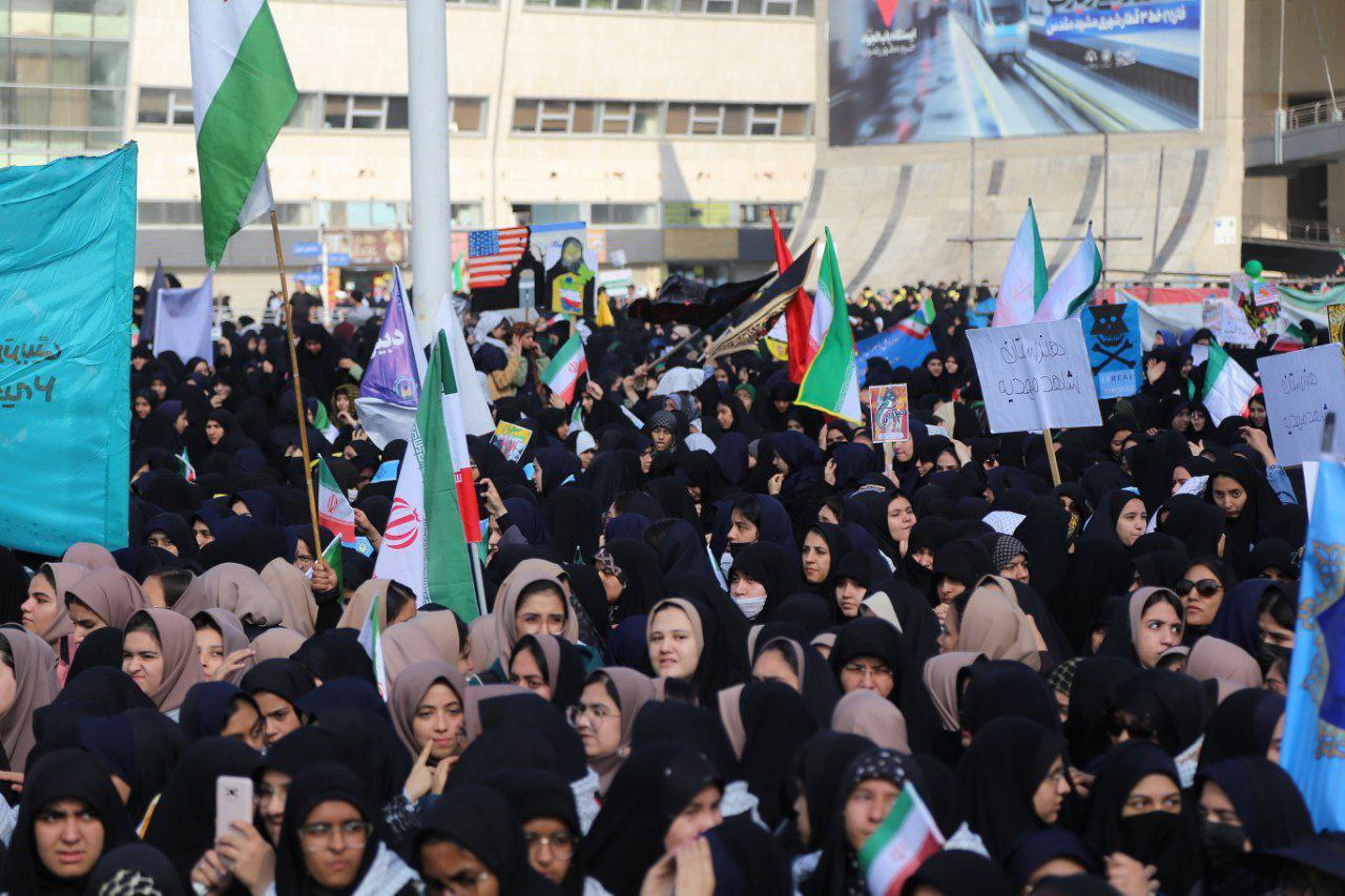 عکس/تصاویر منتخب از راهپیمایی روز ۱۳ آبان مشهد
