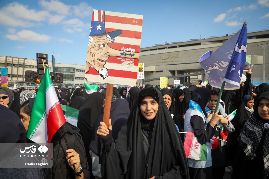 عکس/راهپیمایی ۱۳ آبان در مشهد