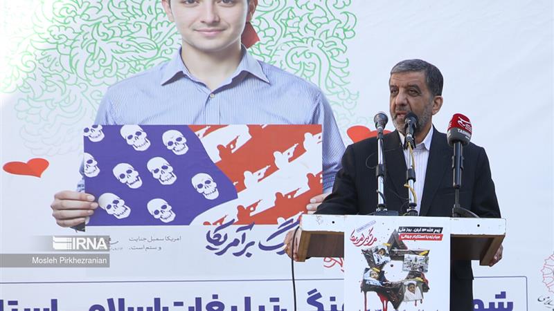 ضرغامی: دشمن بدنبال ضربه به نقاط قوت نظام است