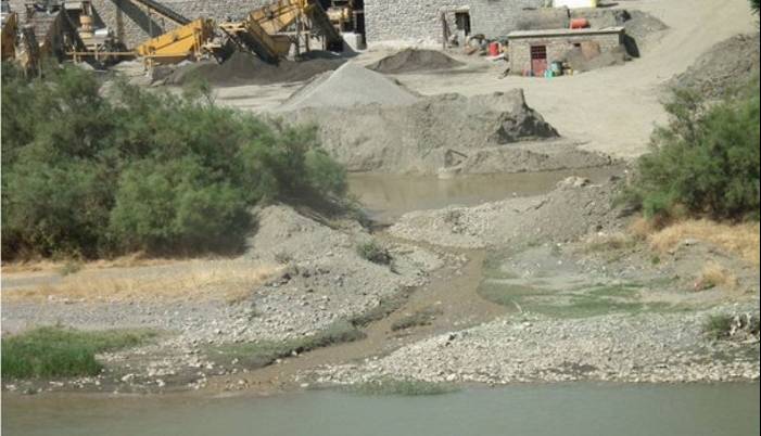 توقف فعالیت ۳ واحد سنگ‌شکن در محور بلده 