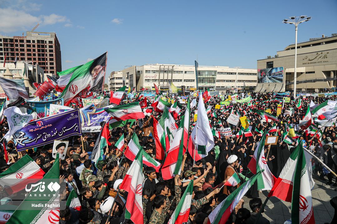 عکس/راهپیمایی ۱۳ آبان در مشهد