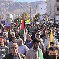 هر گام مردم در ۱۳ آبان، کوبشی بر دیوار استکبار