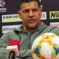 چهره ها/ عکسی از دیدار گرم و صمیمی علی دایی با غول برره