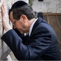 هرتزوگ: اسرائیل در لبه پرتگاه قرار دارد