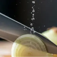 اگر نمیخواهید خردکردن پیاز شما را به گریه بیندازد، چاقوی کند آشپزخانه را دور بیندازید