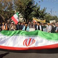 مسوول دفتر نمایندگی ولی فقیه در قرارگاه دوکوهه سپاه: ایران تسلیم‌شدنی نیست