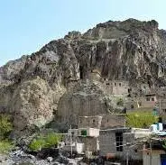 خانه های تاریخی عجیب در بالای پرتگاهها