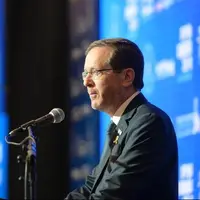 رئیس رژیم صهیونیستی: باز هم لبه پرتگاه قرار داریم