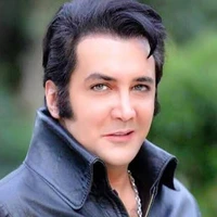 چهره ها/ تصاویری از خوشگذارنی حسام نواب صفوی در پاریس