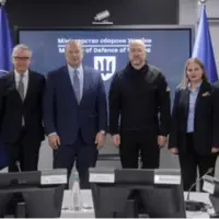 دیدار هیأتی از ناتو با وزیر دفاع اوکراین