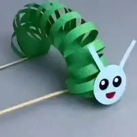 کرم رنگی توی باغ کاردستی‌ها