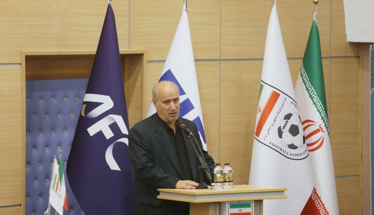 تاج: حرفهایسازی ارکان باشگاهها از اولویتهای فدراسیون فوتبال است