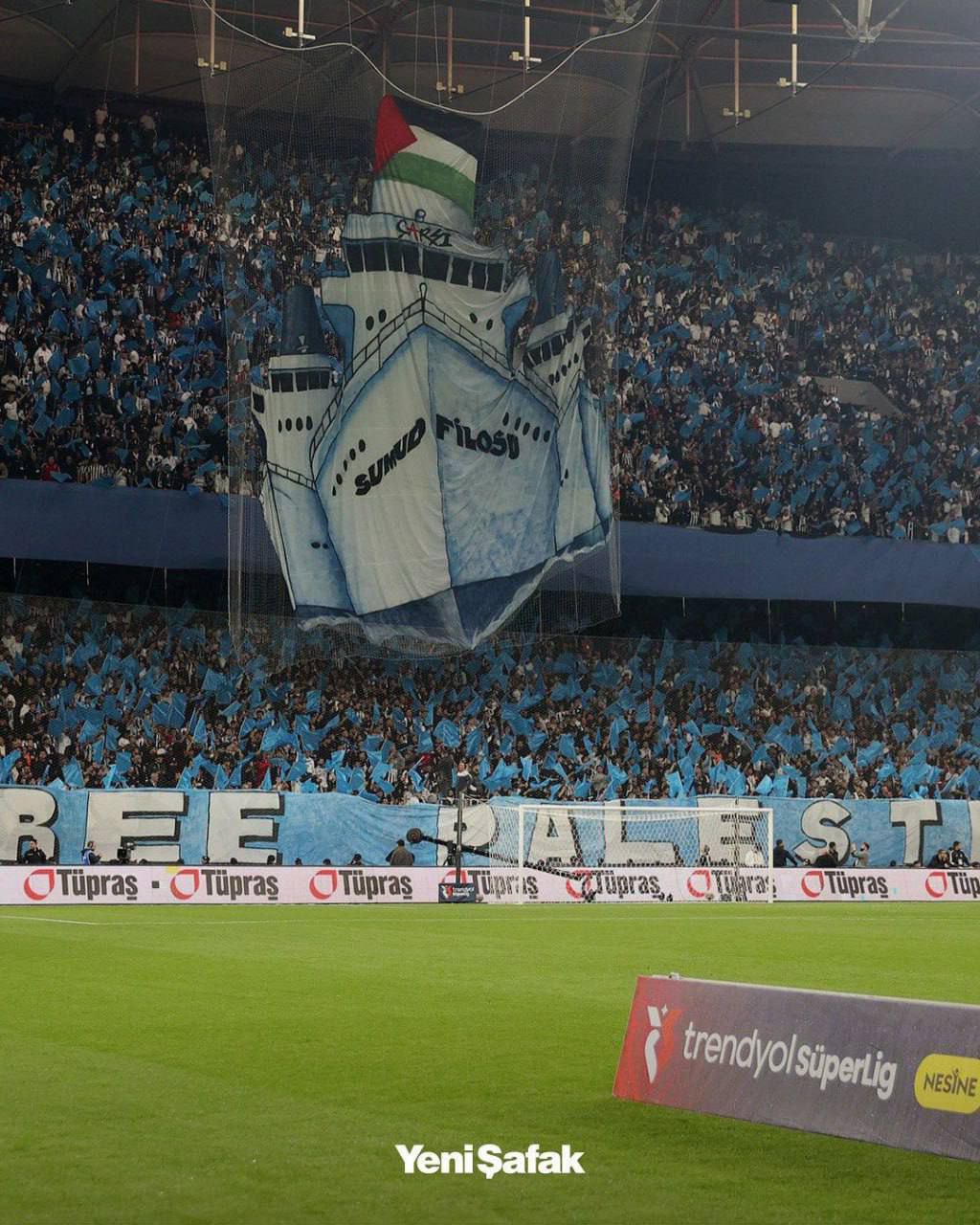 عکس/ حمایت هواداران تیم فوتبال بشیکتاش ترکیه از فلسطین