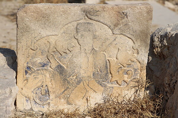 گورستان قاجاری استان فارس زیر و رو شد!