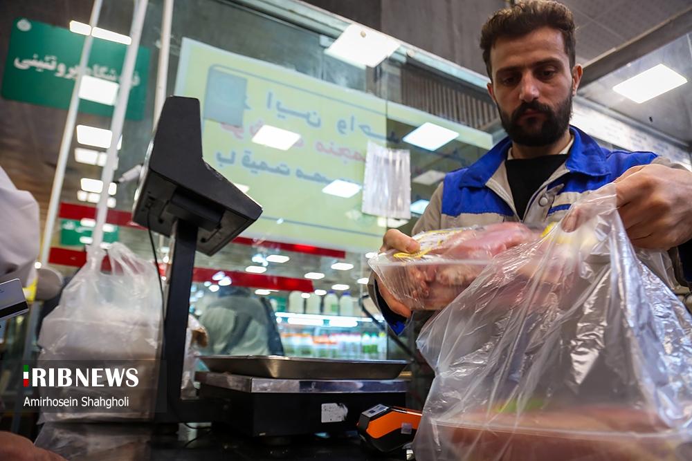 عرضه‌ی گوشت منجمد گوسفندی در میادین میوه و تره‌بار تهران