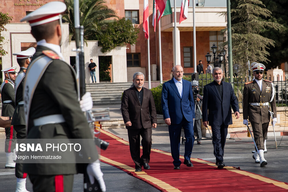 عکس/ مراسم بدرقه رسمی رئیس مجلس به کشور پاکستان