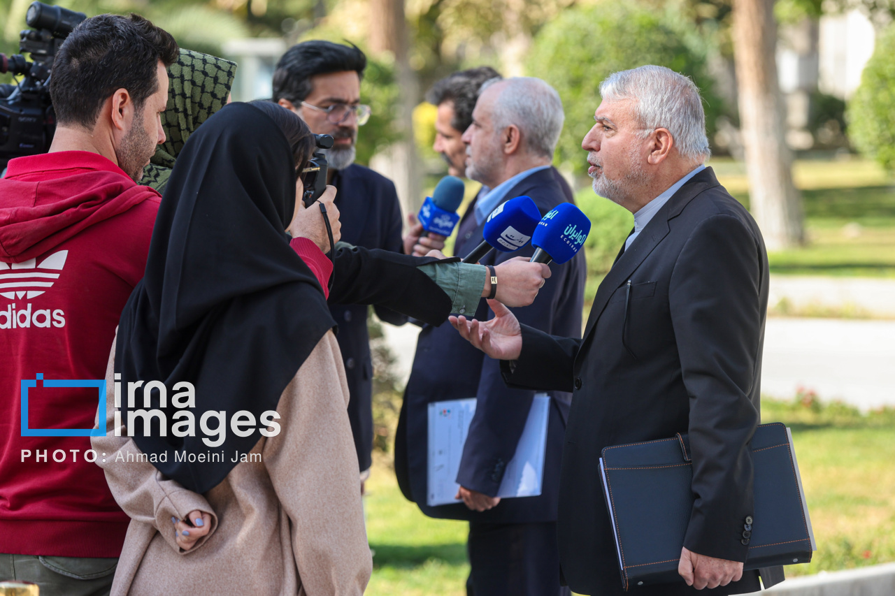 عکس/ اعضای هیأت دولت در جمع خبرنگاران